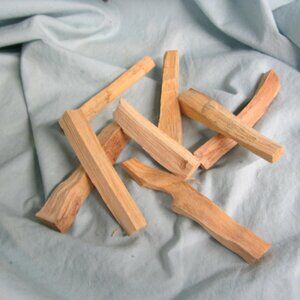 8 pieces palo santo wood incense herbs wicca santeria ifa (H154 A)